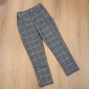 Love Tree Black & White Houndstooth Plaid Ankle Pants – Size Medium